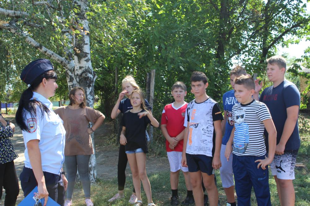  | Как безопасно пользоваться мобильными устройствами и сетью Интернет, крыловским школьникам рассказали полицейские.