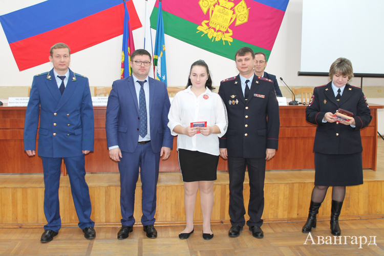 Вручение паспортов ко Дню Конституции – 2019 Вручение паспортов ко Дню Конституции – 2019