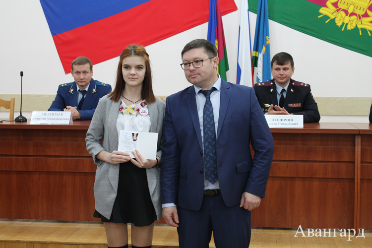 Вручение паспортов ко Дню Конституции – 2019 Вручение паспортов ко Дню Конституции – 2019