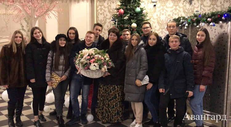 Л.С. Масорик с выпускниками 2018 года. | Одноклассники — друзья навсегда, если учитель — мастер