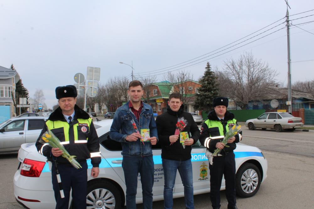  | Акция «Цветы для автоледи» в Крыловской