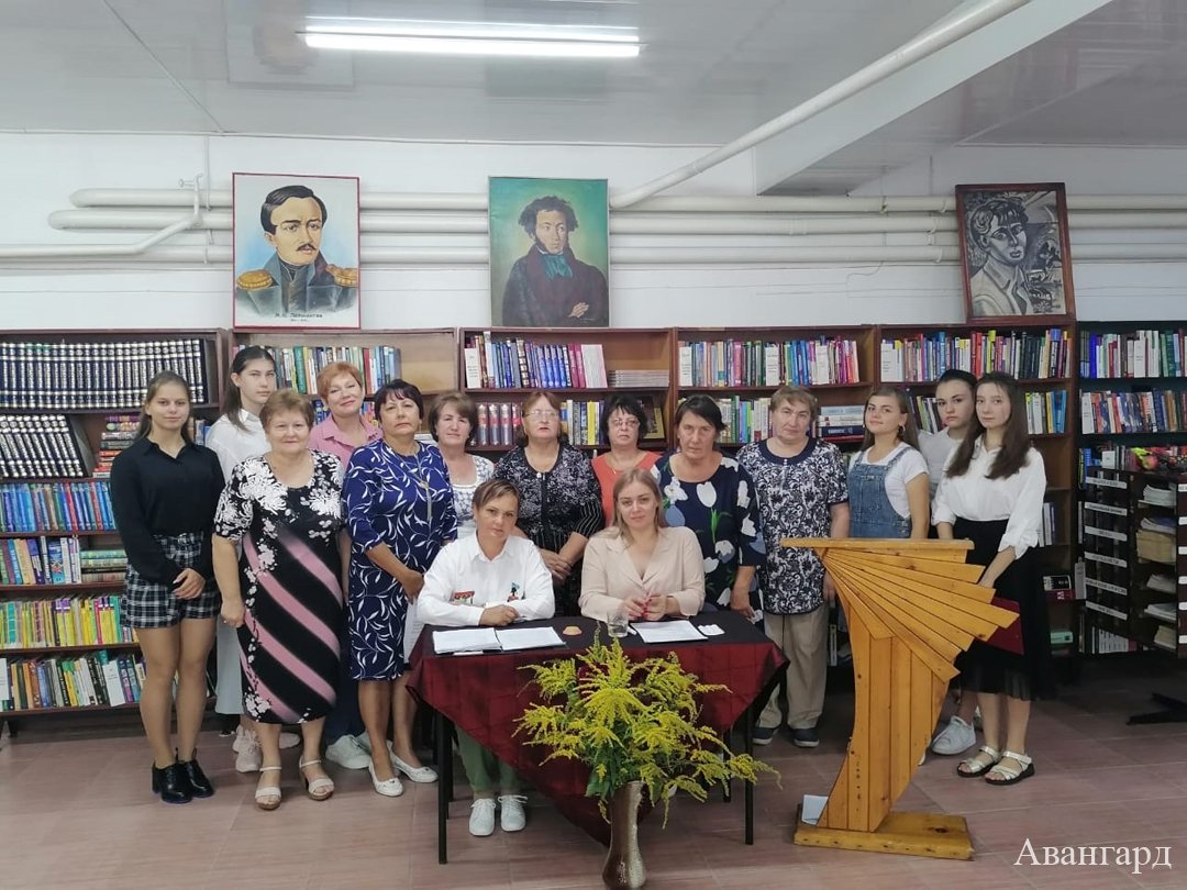 Участники акции. | «Под листьев золотистый цвет»
