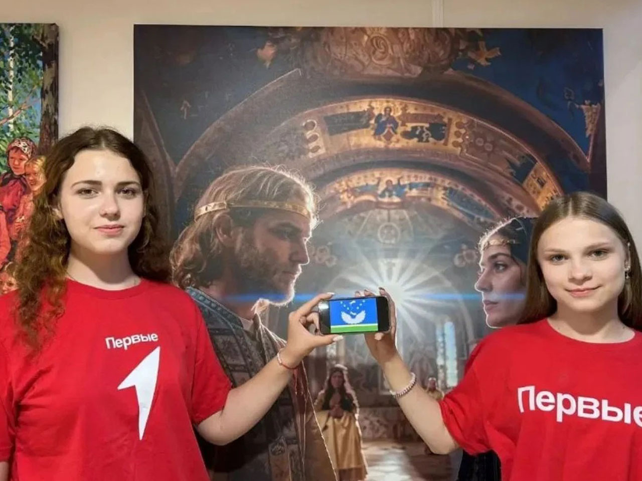 Александра Медведева и Софья Мажуло в музейном комплексе.