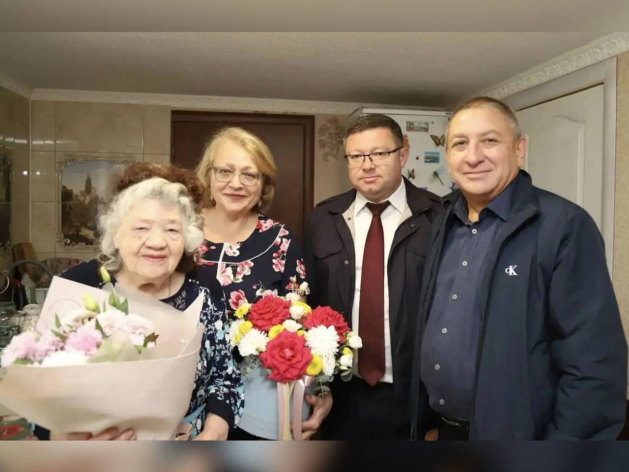 Анна Горохова с дочерью Ириной встречали гостей —  Виталия Демирова и Вадима Усалева. | Наш дорогой доктор